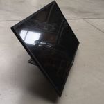 32'' Display Sharp mit Bodenhalterung, Full HD